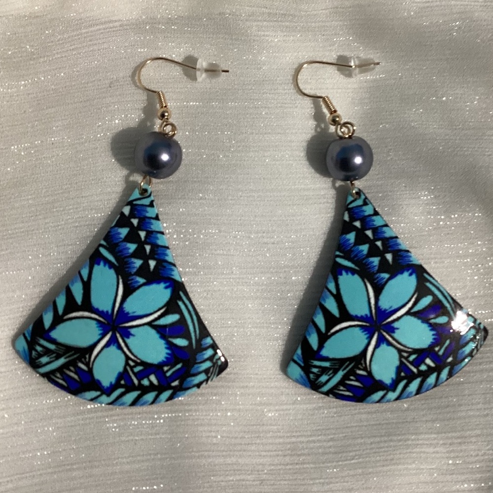 🦋Blue Floral Acrylic Hook Drop Dangle Earrings